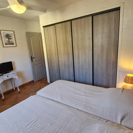Apartment 3 Pieces Climatise, Mezzanine, Vue Mer, Parking A Ste Maxime - Fr-1-780-89 Sainte-Maxime