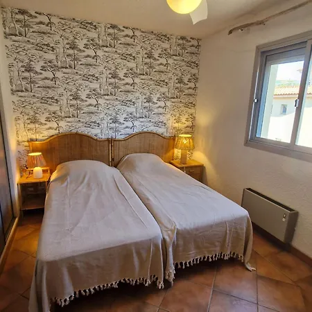 3 Pieces Climatise, Mezzanine, Vue Mer, Parking A Ste Maxime - Fr-1-780-89 * Sainte-Maxime