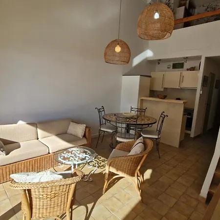 3 Pieces Climatise, Mezzanine, Vue Mer, Parking A Ste Maxime - Fr-1-780-89 *