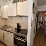 3 Pieces Climatise, Mezzanine, Vue Mer, Parking A Ste Maxime - Fr-1-780-89