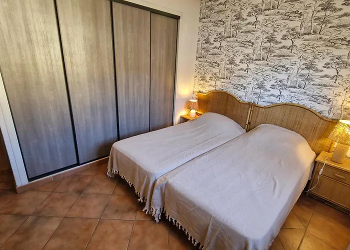 3 Pièces Climatisé Vue Avec Parking - Fr-1-780-89 * Sainte-Maxime