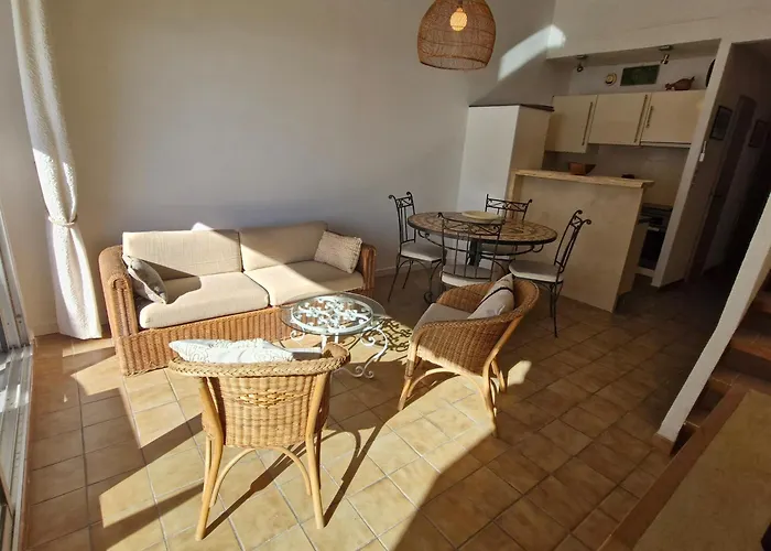 3 Pièces Climatisé Vue Avec Parking - Fr-1-780-89 Appartamento *